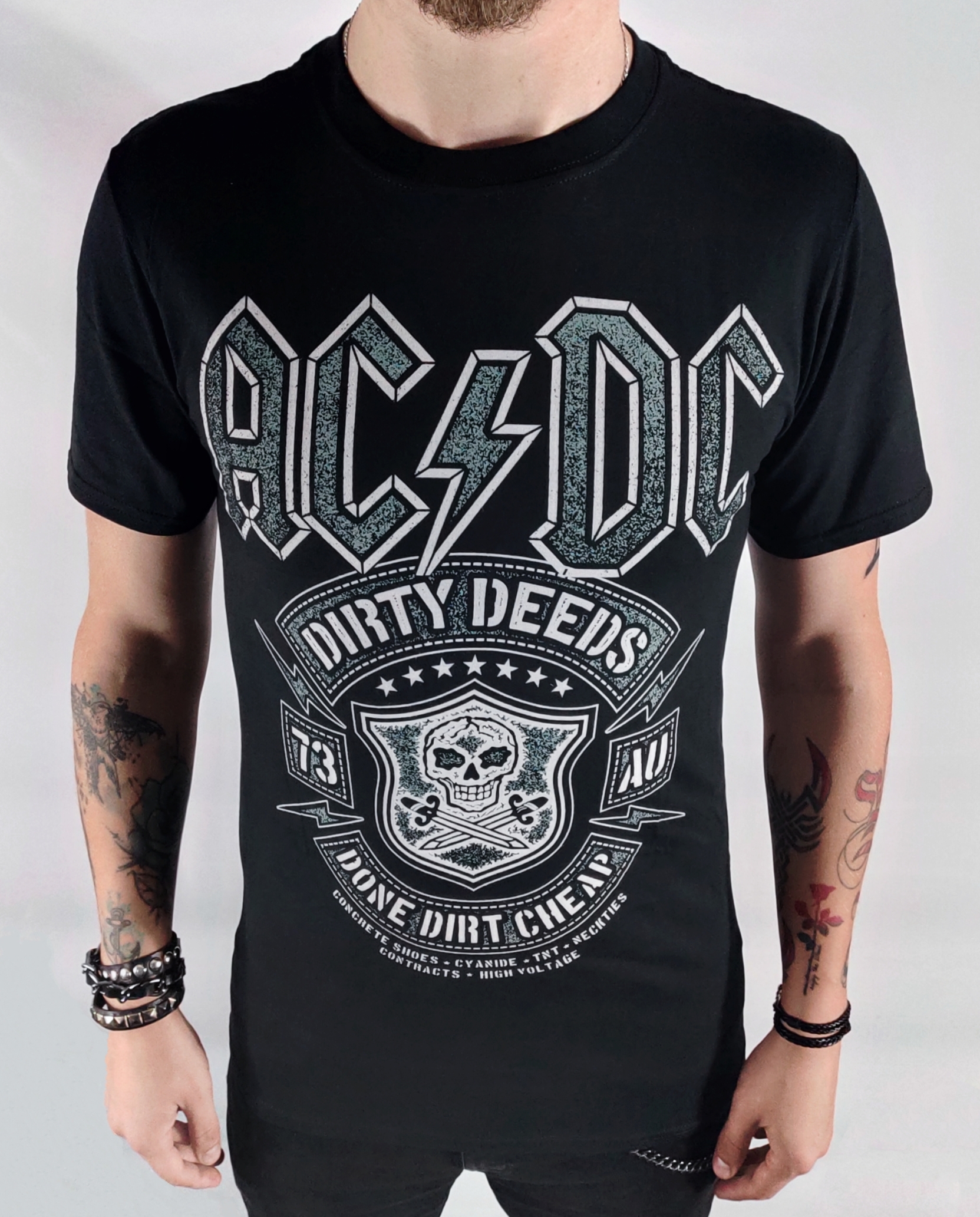 Футболка Dirty Deeds