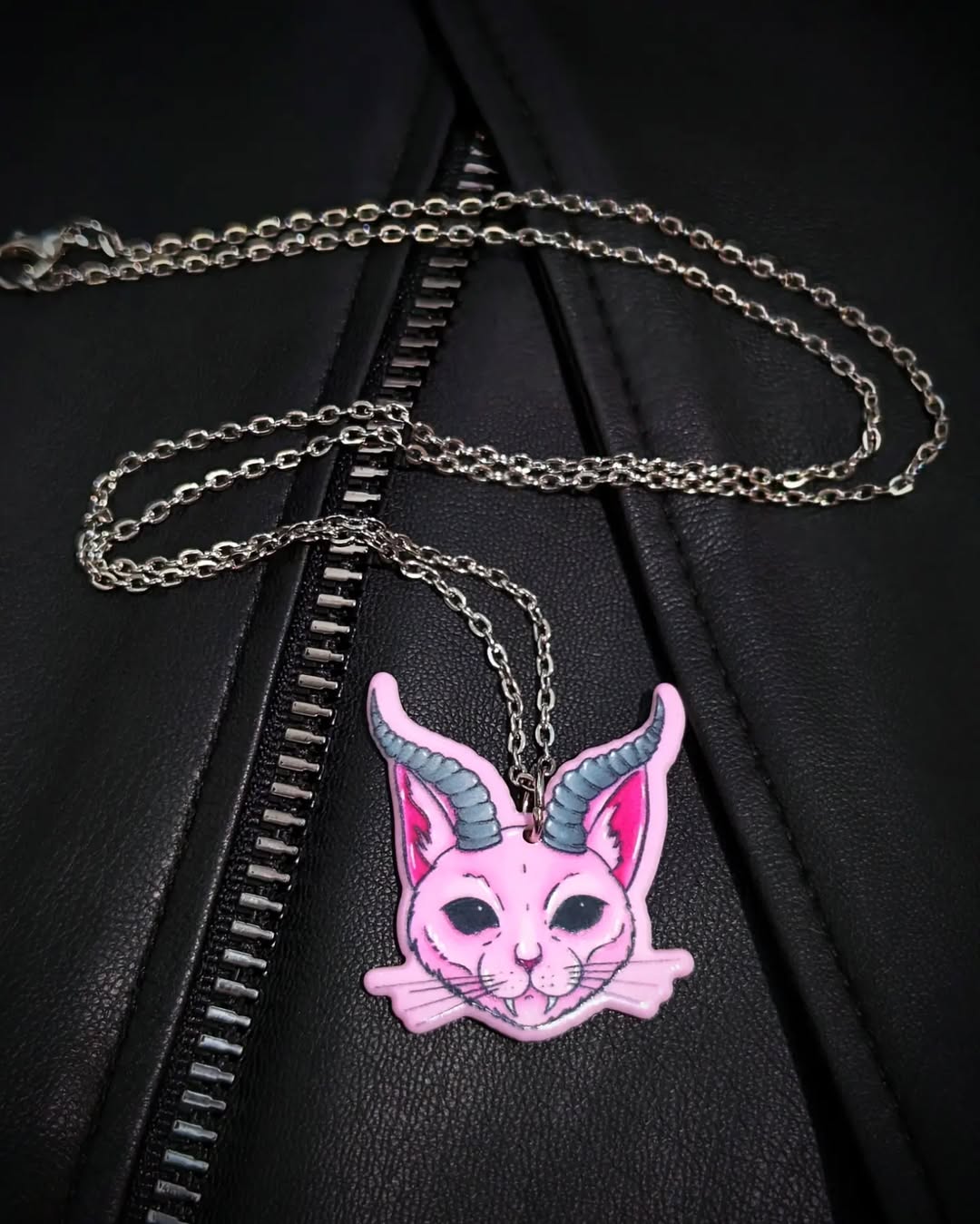 Кулон Cat with Horns