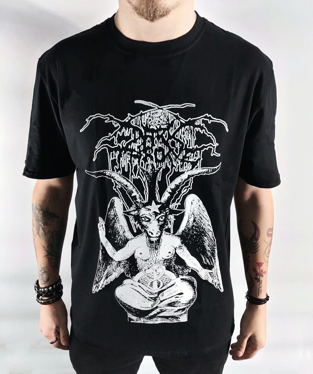 Футболка DARK THRONE