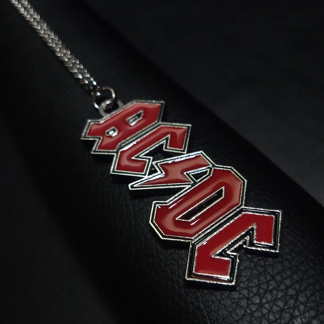 Кулон AC/DC