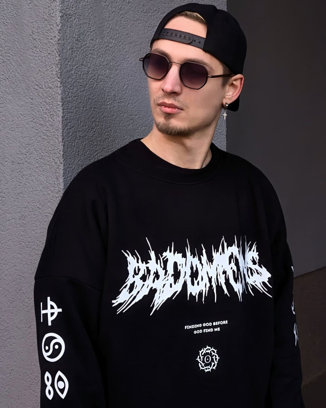 Світшот BAD OMENS